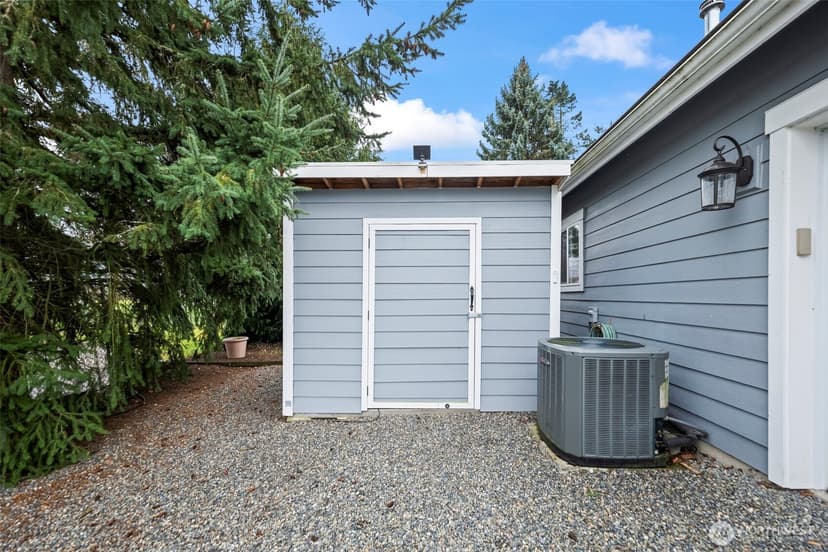 Property photo for 4925 Harbor View Drive NE, Tacoma photo 11