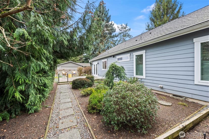 Property photo for 4925 Harbor View Drive NE, Tacoma photo 8