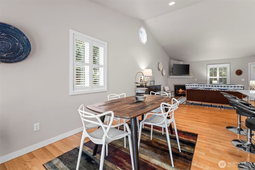 Property photo for 4925 Harbor View Drive NE, Tacoma photo 18