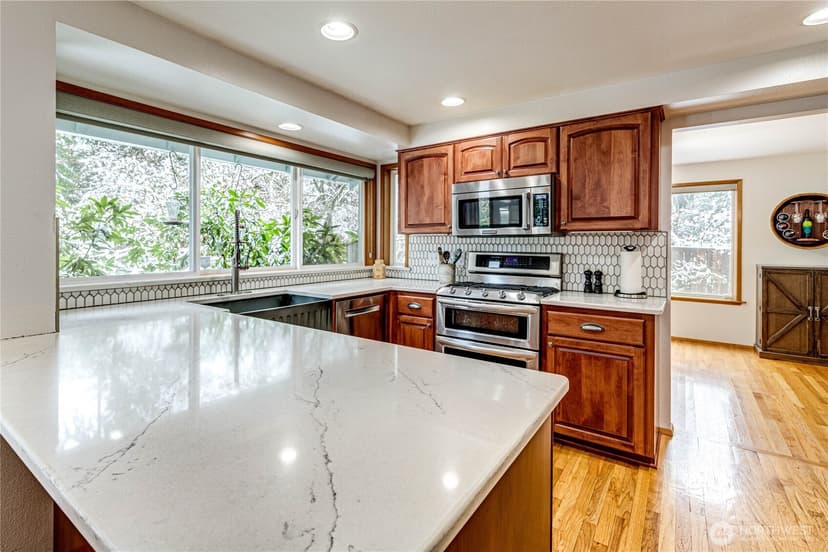 Property photo for 22621 95th Avenue SE, Woodinville photo 6