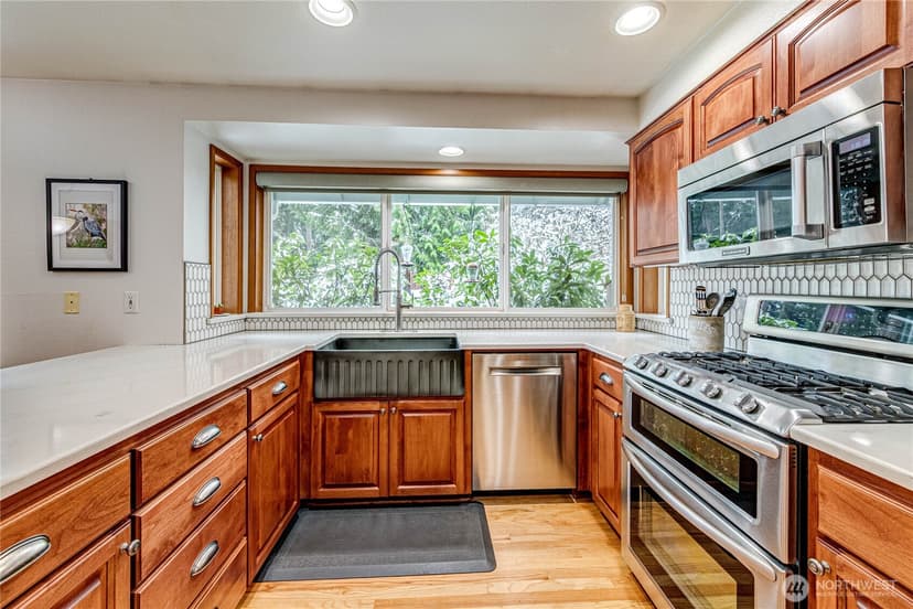 Property photo for 22621 95th Avenue SE, Woodinville photo 8