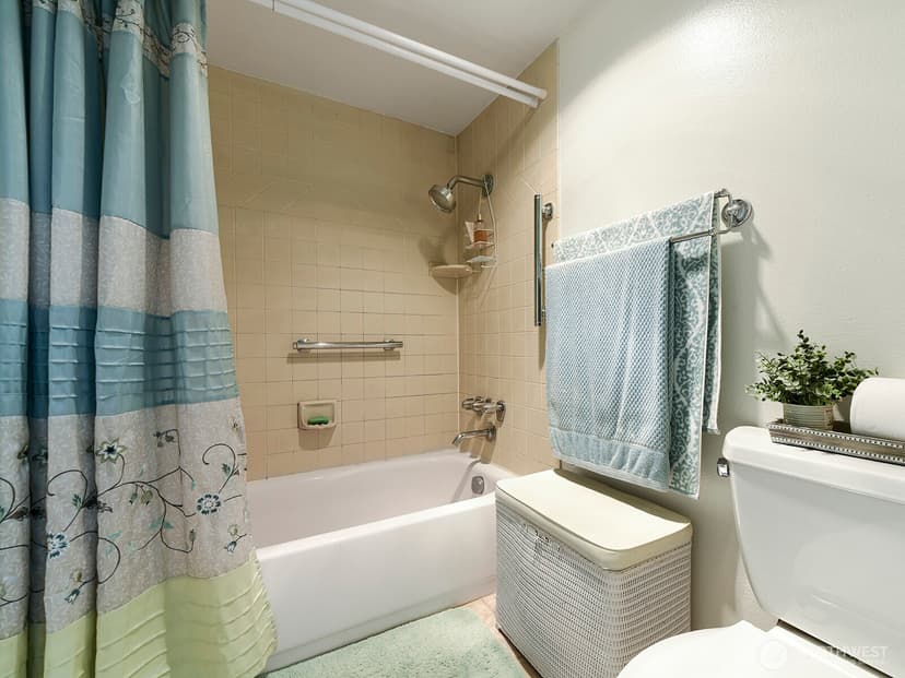 Property photo for 7713 Zircon Drive SW, Lakewood photo 19