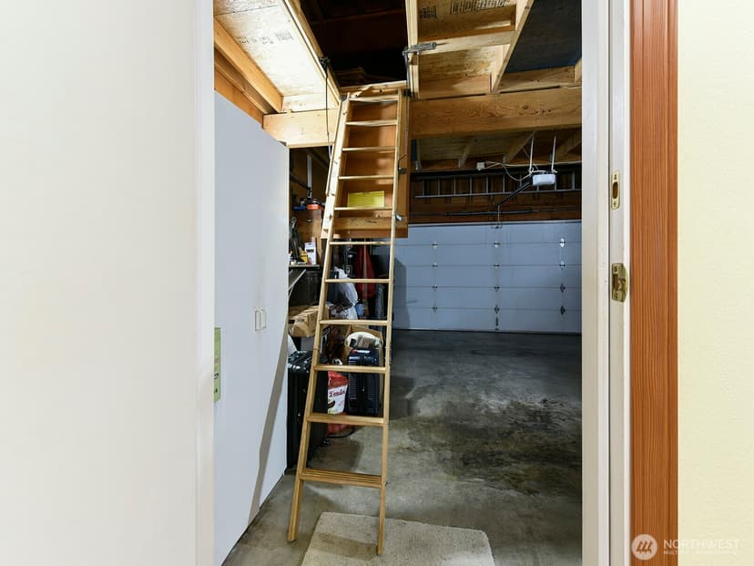Property photo for 7713 Zircon Drive SW, Lakewood photo 15