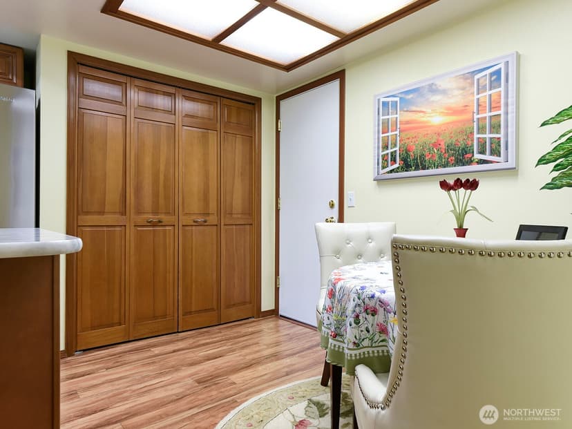 Property photo for 7713 Zircon Drive SW, Lakewood photo 8