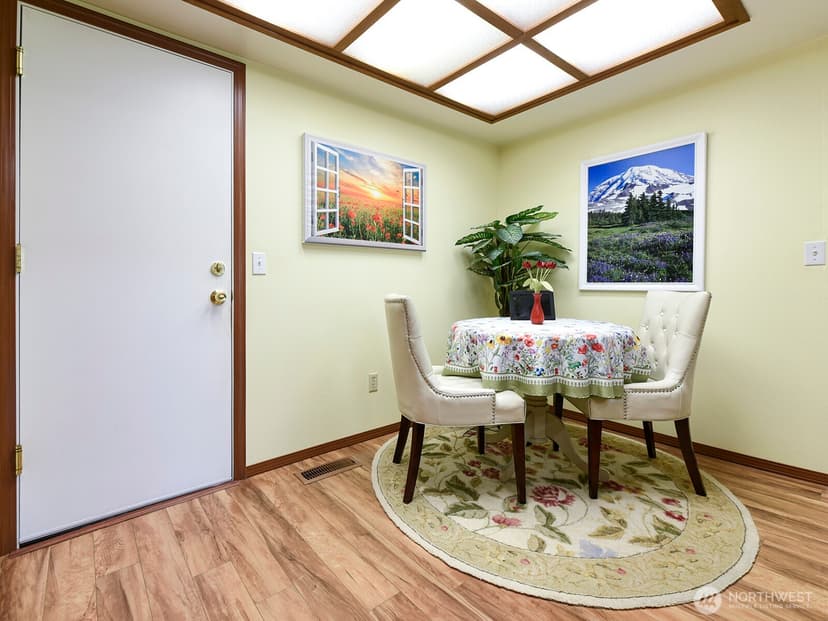 Property photo for 7713 Zircon Drive SW, Lakewood photo 6