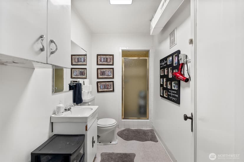 Property photo for 13117 Holmes Point Drive NE, Kirkland photo 17