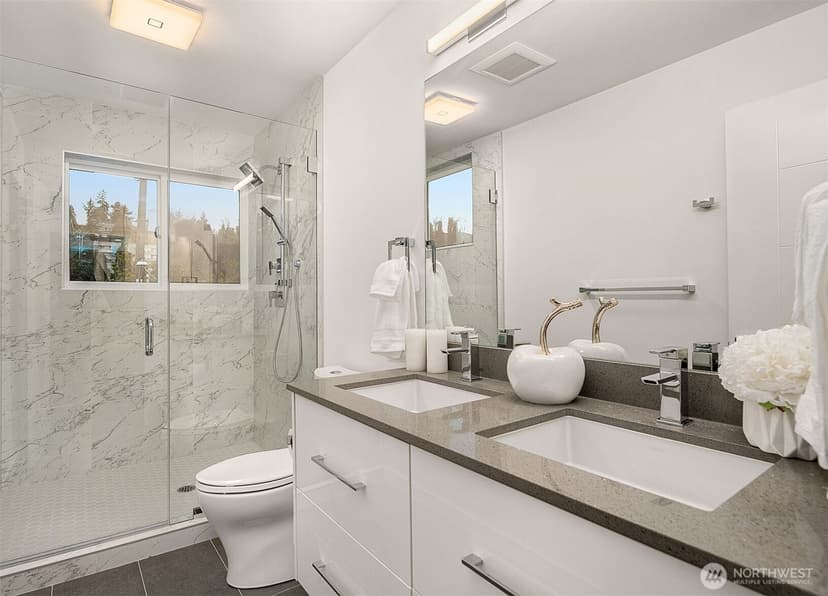 Property photo for 5114 24th Avenue NE, Seattle photo 14
