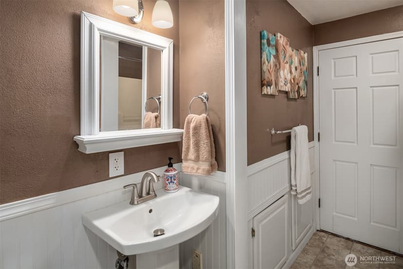 Property photo for 16534 4th Avenue S, Burien photo 23