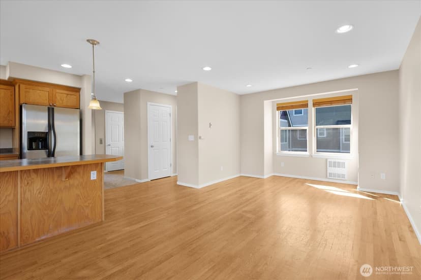 Property photo for 205 Avenue E #B, Snohomish photo 11