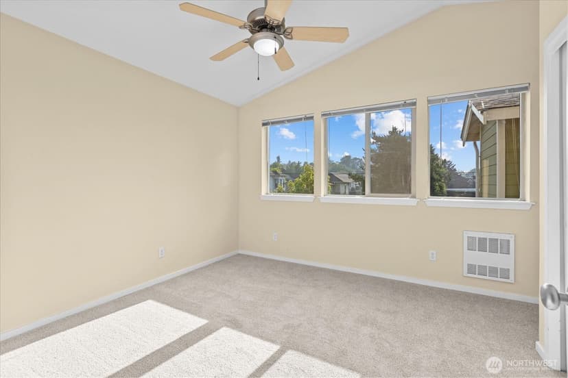 Property photo for 205 Avenue E #B, Snohomish photo 27