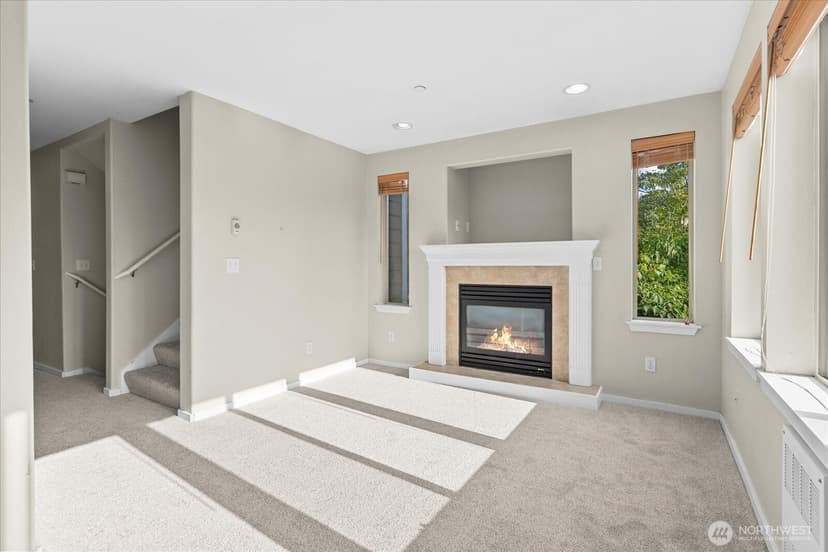 Property photo for 205 Avenue E #B, Snohomish photo 3