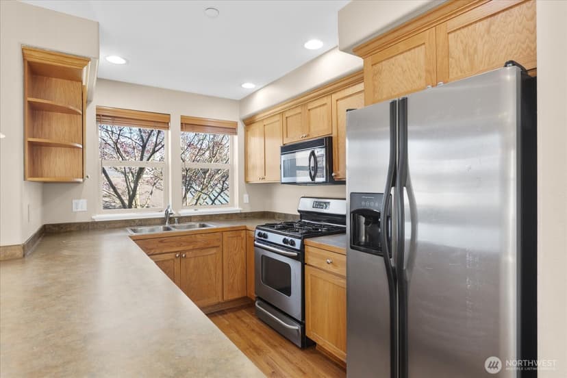 Property photo for 205 Avenue E #B, Snohomish photo 9