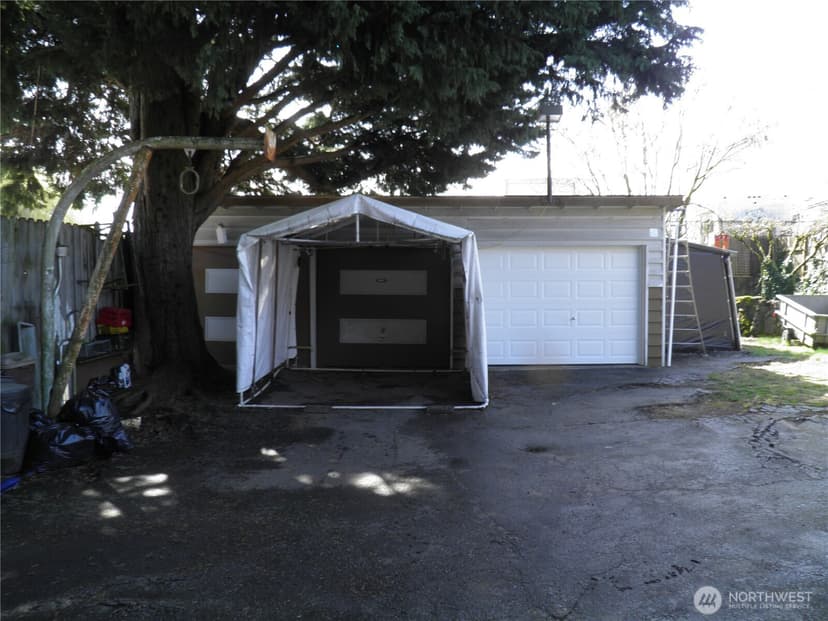 Property photo for 7033 S 116th Place, Seattle photo 16