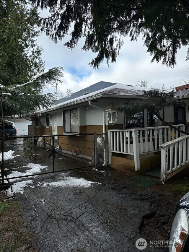 Property photo for 7033 S 116th Place, Seattle photo 5