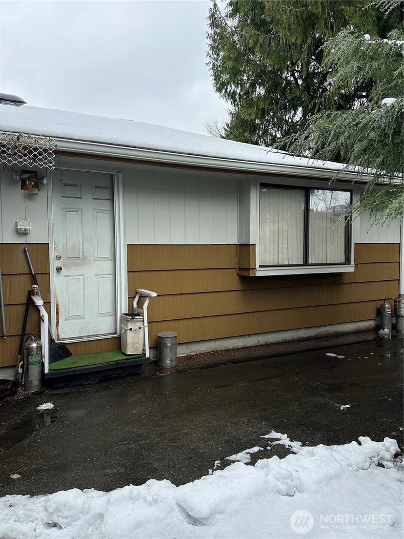 Property photo for 7033 S 116th Place, Seattle photo 15