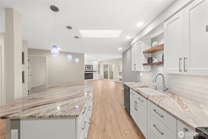 Property photo for 4214 W Lake Sammamish Parkway NE #310, Redmond photo 8