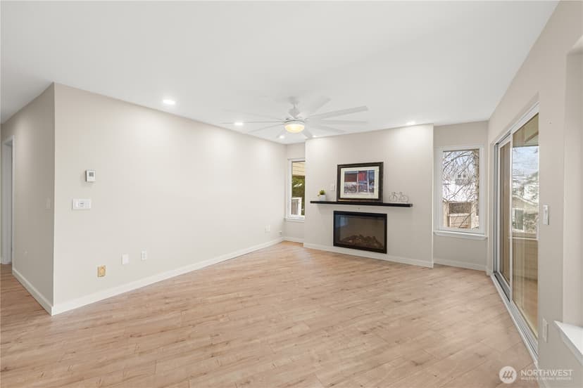 Property photo for 4214 W Lake Sammamish Parkway NE #310, Redmond photo 23