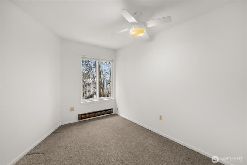 Property photo for 4214 W Lake Sammamish Parkway NE #310, Redmond photo 14