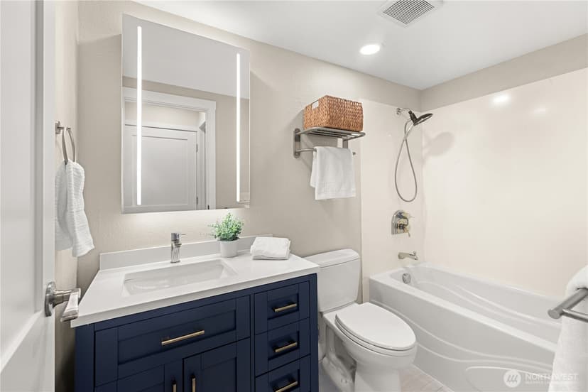 Property photo for 4214 W Lake Sammamish Parkway NE #310, Redmond photo 19