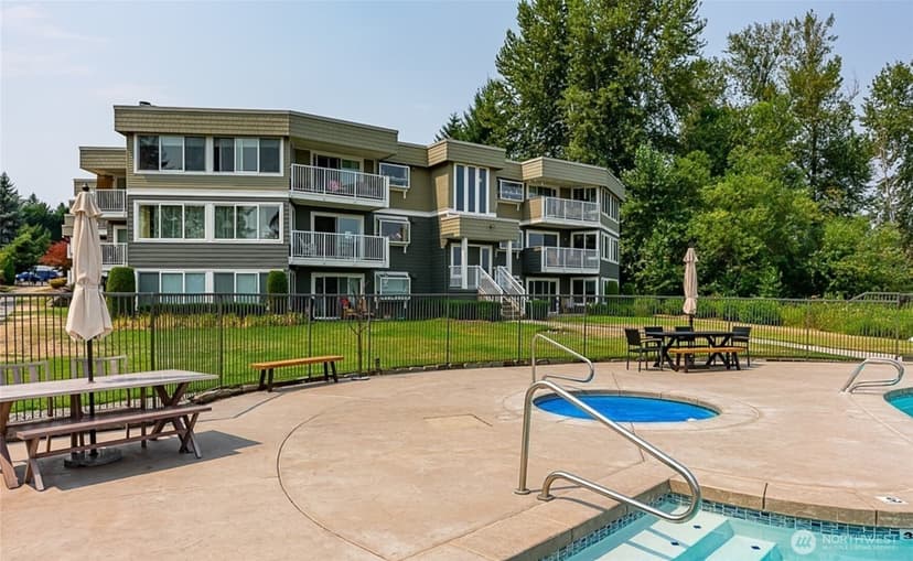 Property photo for 4214 W Lake Sammamish Parkway NE #310, Redmond photo 30