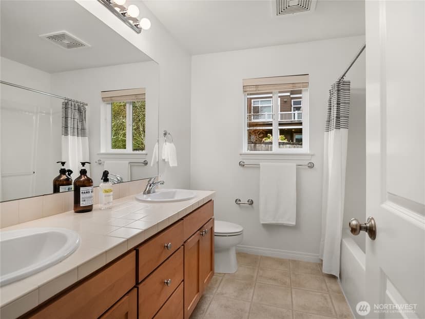 Property photo for 917 Bear Ridge Court NW, Issaquah photo 28