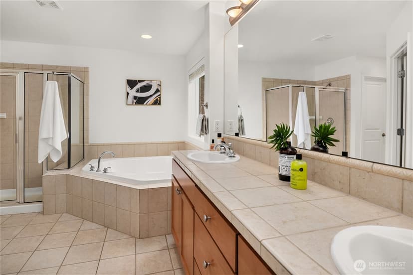 Property photo for 917 Bear Ridge Court NW, Issaquah photo 23