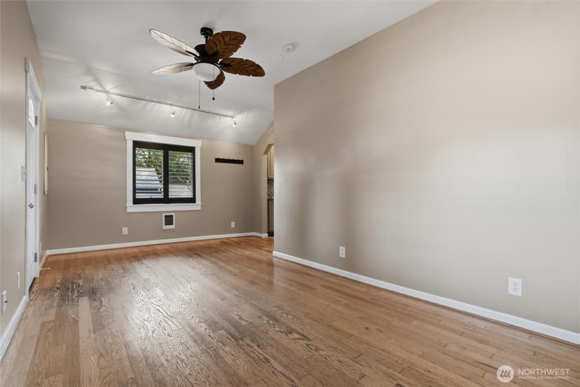 Property photo for 407 Bremerton Boulevard W, Bremerton photo 6
