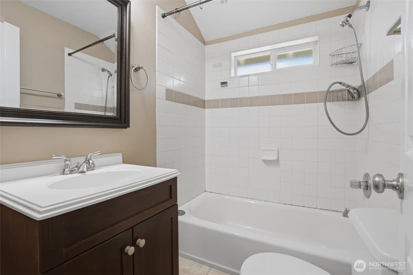 Property photo for 407 Bremerton Boulevard W, Bremerton photo 15