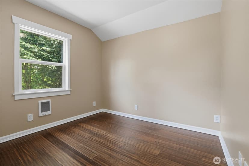 Property photo for 407 Bremerton Boulevard W, Bremerton photo 17
