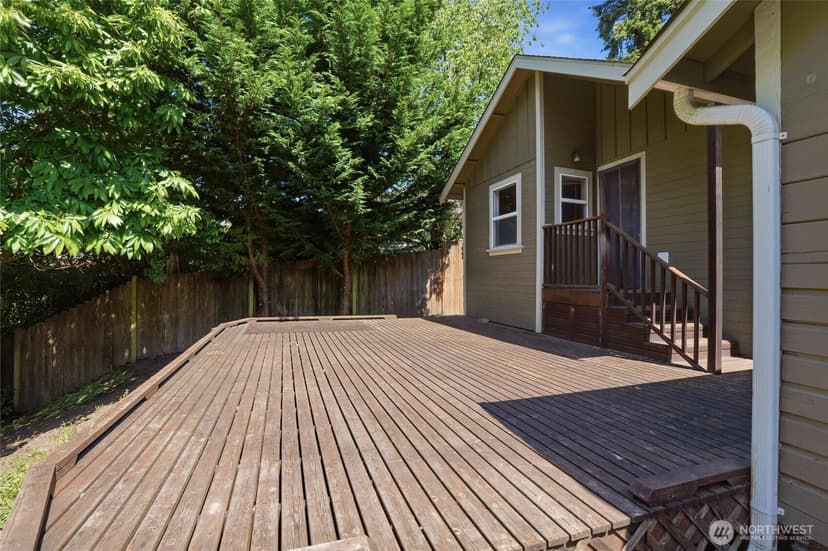 Property photo for 407 Bremerton Boulevard W, Bremerton photo 21