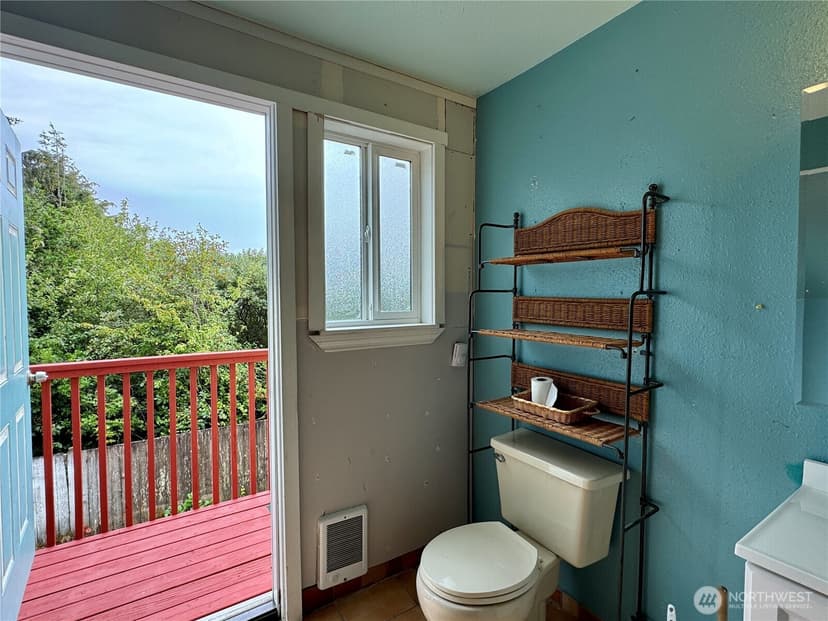 Property photo for 111 Vela Street SW, Ocean Shores photo 18