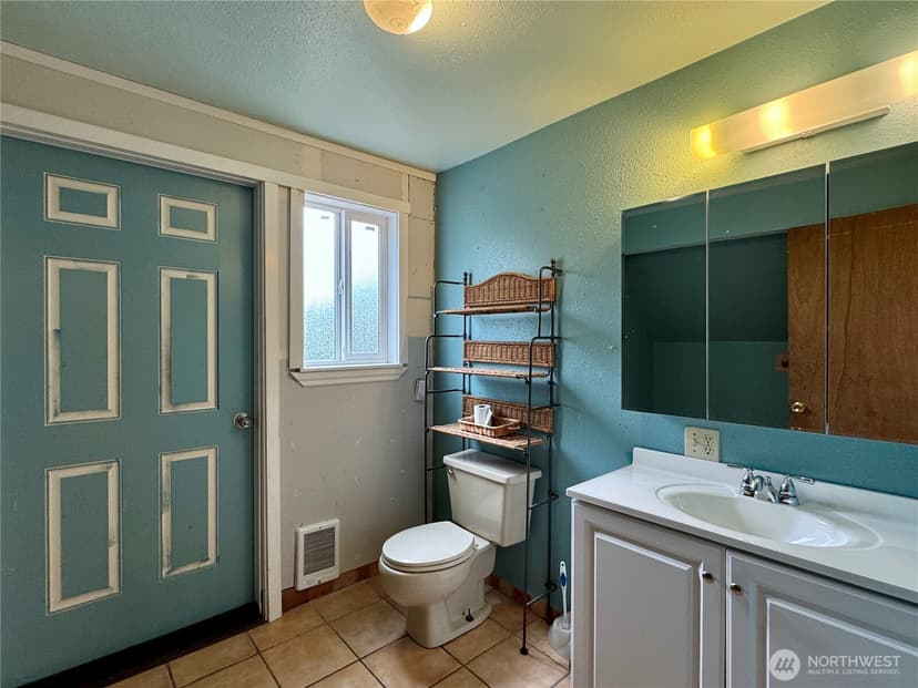 Property photo for 111 Vela Street SW, Ocean Shores photo 17