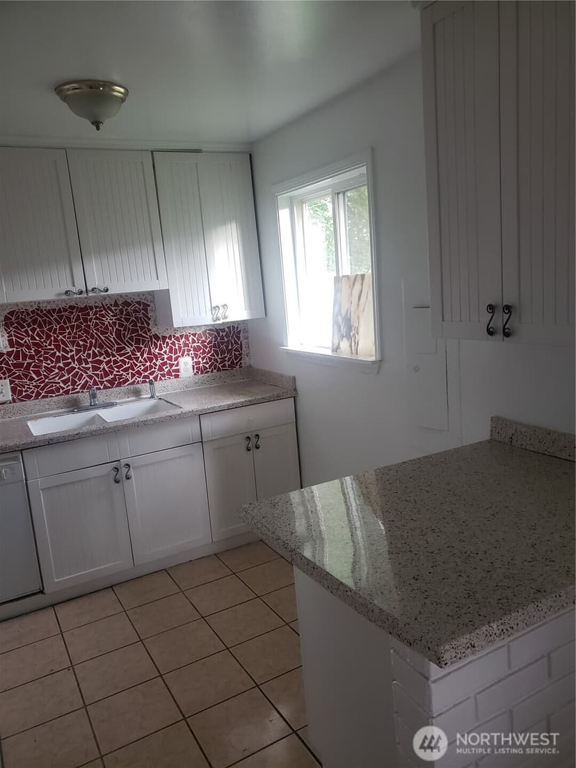 Property photo for 3123 SW Barton Street, Seattle photo 4