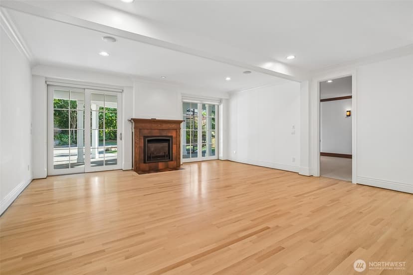 Property photo for 8975 NE 10th Street, Bellevue photo 26