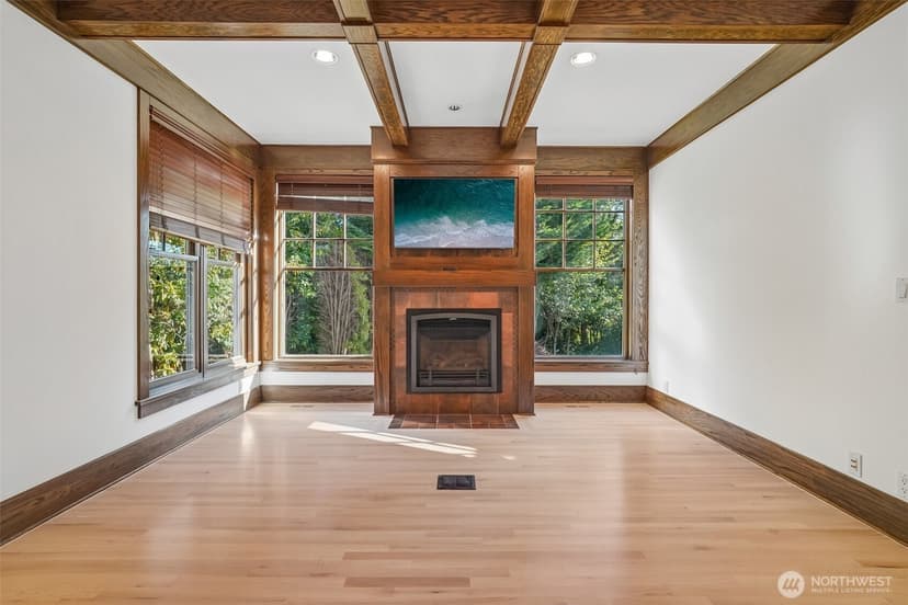 Property photo for 8975 NE 10th Street, Bellevue photo 13
