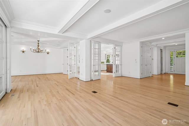 Property photo for 8975 NE 10th Street, Bellevue photo 4