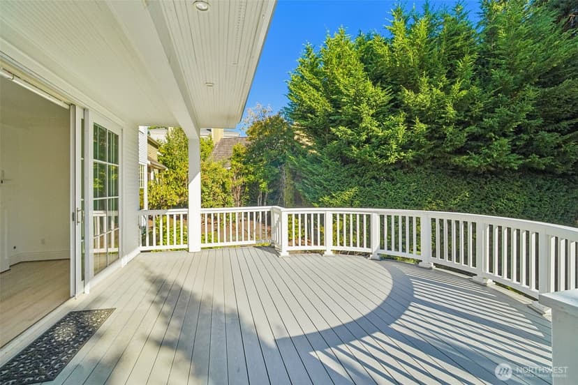 Property photo for 8975 NE 10th Street, Bellevue photo 6