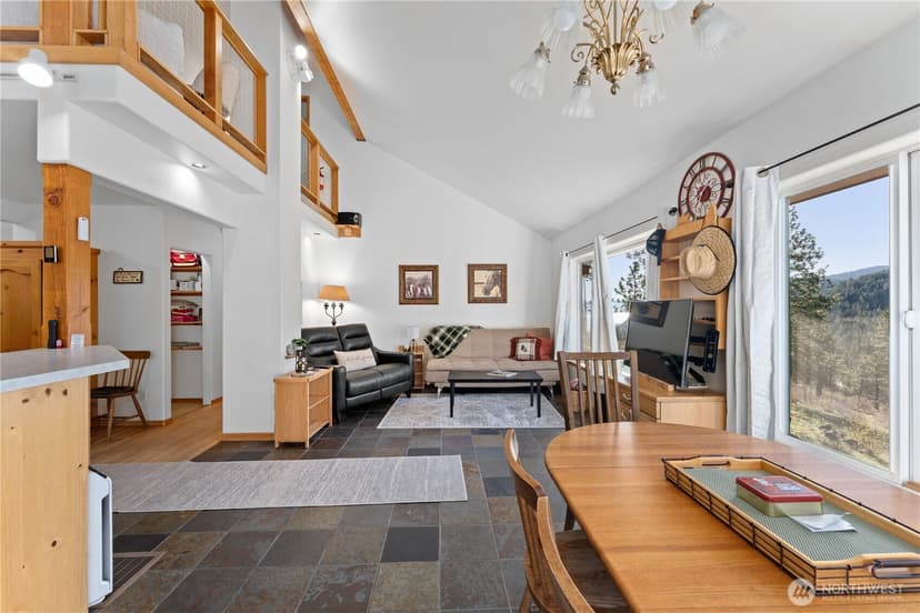 Property photo for 241 Chickadee Mountain Lane, Chelan photo 5
