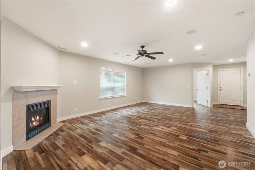 Property photo for 8213 209th Avenue Ct E, Bonney Lake photo 6
