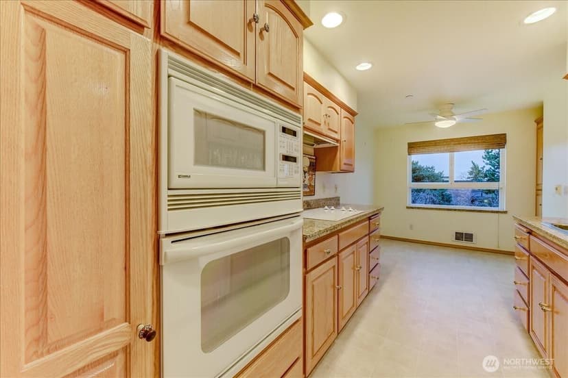 Property photo for 1527 California Avenue SW #301, Seattle photo 8