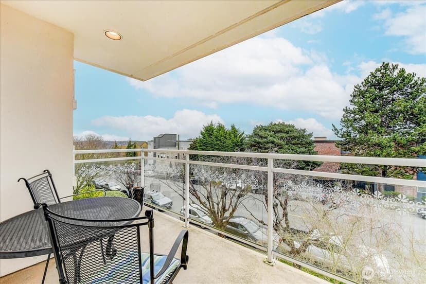 Property photo for 1527 California Avenue SW #301, Seattle photo 3