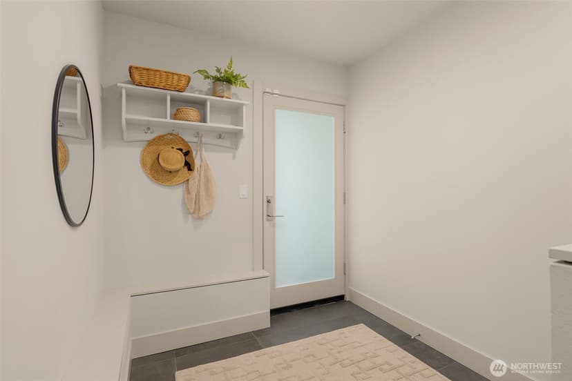 Property photo for 412 W Fulton Street, Seattle photo 3