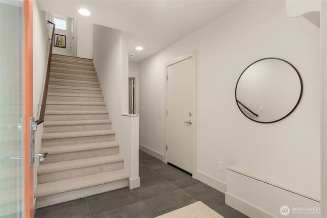 Property photo for 412 W Fulton Street, Seattle photo 4