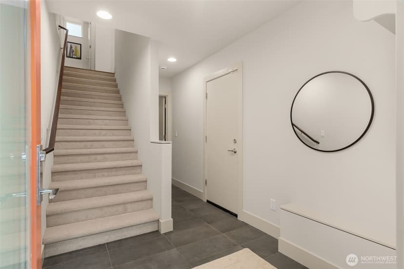 Property photo for 412 W Fulton Street, Seattle photo 4