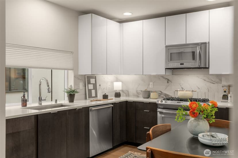 Property photo for 412 W Fulton Street, Seattle photo 5