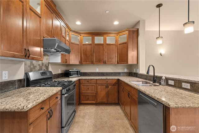 Property photo for 14819 35th Avenue W #6, Lynnwood photo 2