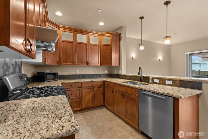 Property photo for 14819 35th Avenue W #6, Lynnwood photo 3