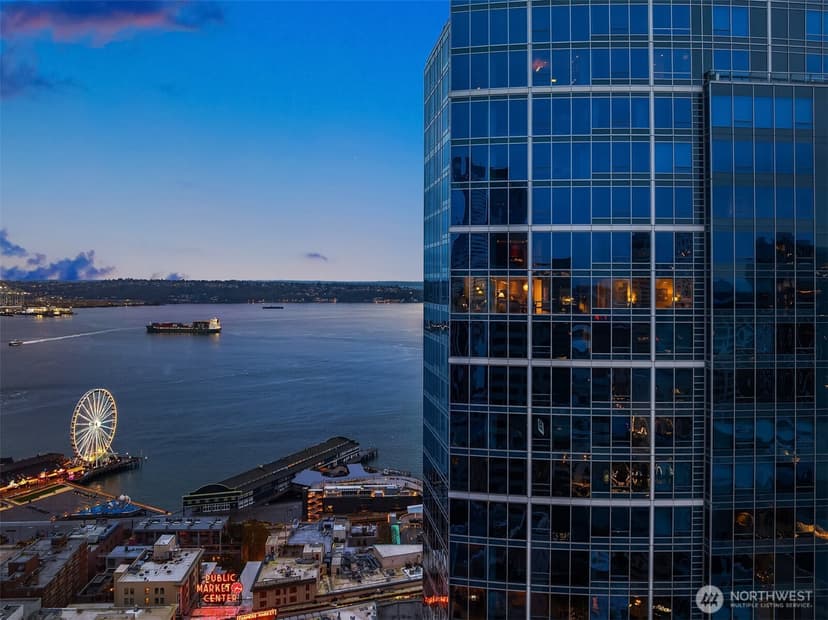 Property photo for 1521 2nd Avenue #3102, Seattle photo 2
