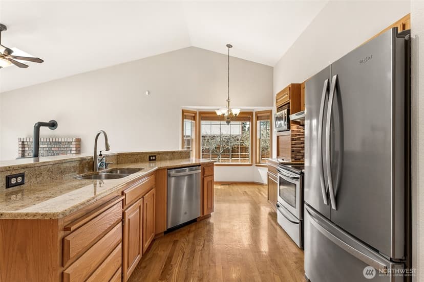Property photo for 11610 45th Street E, Edgewood photo 10