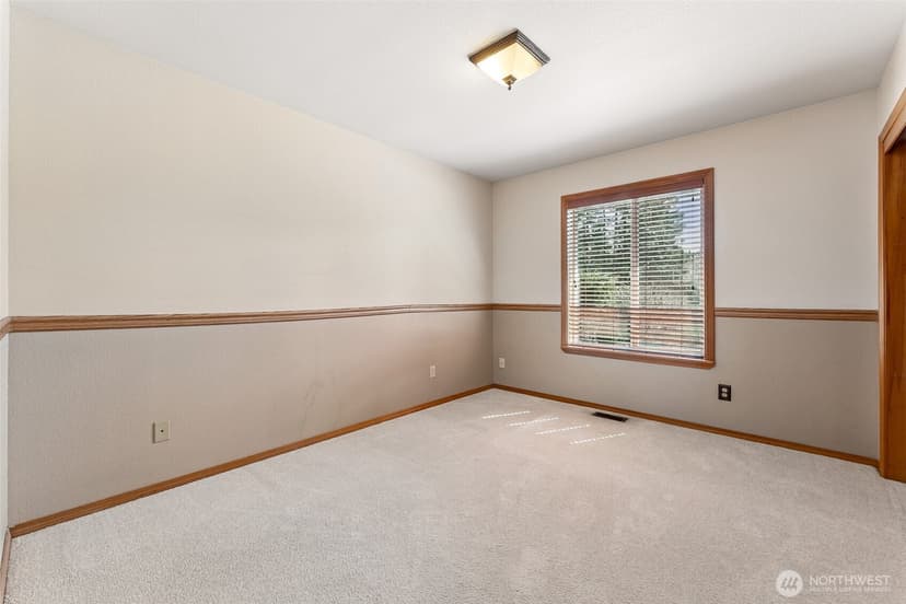 Property photo for 11610 45th Street E, Edgewood photo 17